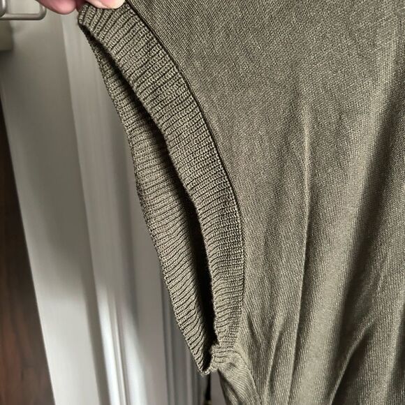 Halogen Green Sleeveless Crewneck Sweater NWOT Size L - Picture 3 of 5